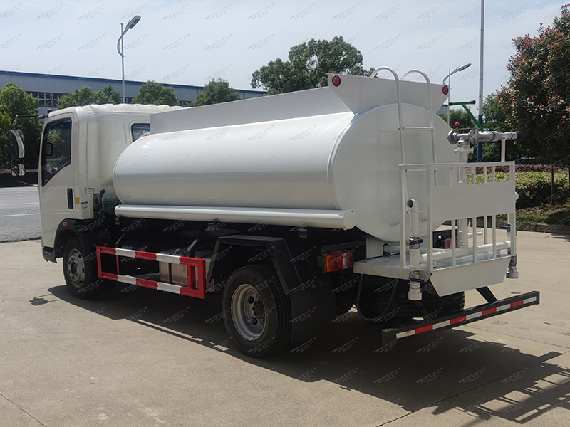 Howo 4x2 Kubikmeter Wassertankwagen