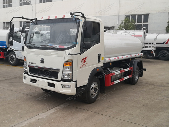 Howo 8 Kubikmeter Wassertankwagen