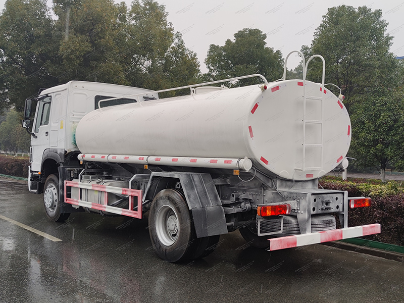 Howo 4x2 12 Kubikmeter Wassertankwagen