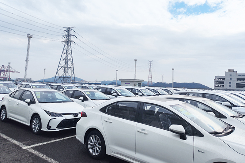 Toyota -Autos, die zur Lieferung bereit sind