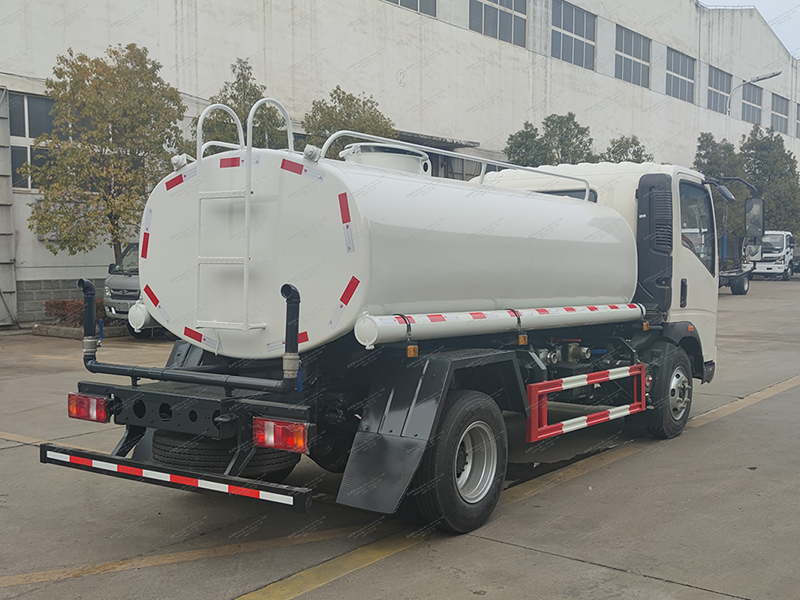 Howo 4x2 8 Kubikmeter Wassertankwagen