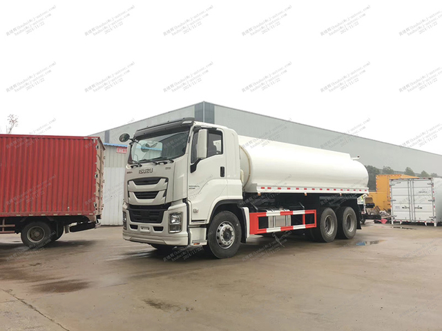 Isuzu 4x2 Sprinklerwagen